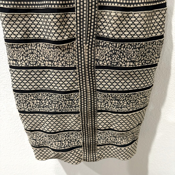 🎉SUPER SALE EVERYTHING MUST GO! Bandage Dress Tan & Beige w Sheer Panels Size L - Picture 10 of 11